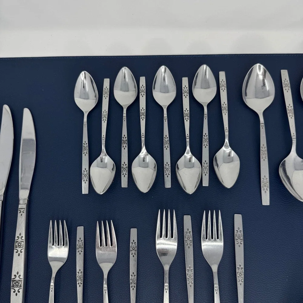 Vintage Oneida Profile Orlando 4 Place Settings 25 pc Floral Etched Flatware